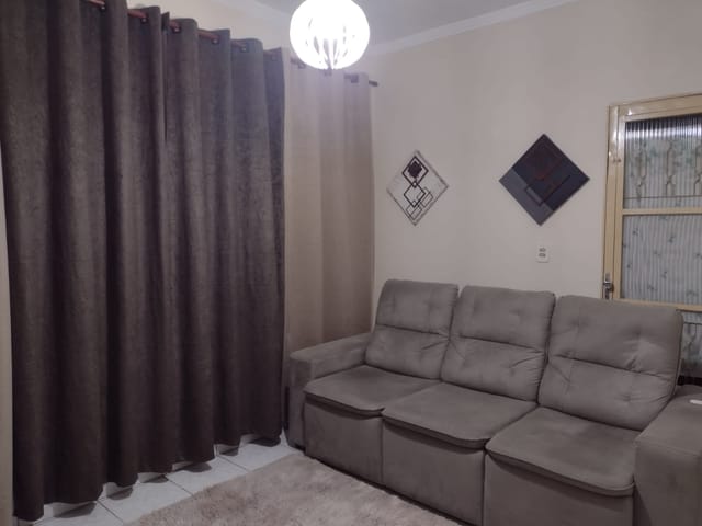 Casa com 125m² 2 quartos e 1 banheiro, à venda, no bairro Parque São Domingos em Pindamonhangaba