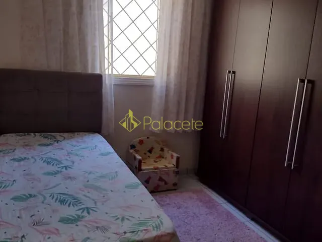 Casa com 125m² 2 quartos e 1 banheiro, à venda, no bairro Parque São Domingos em Pindamonhangaba