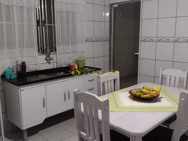 Casa com 125m² 2 quartos e 1 banheiro, à venda, no bairro Parque São Domingos em Pindamonhangaba