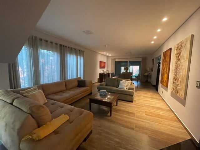 Casa com 460m² 4 quartos e 6 banheiros, à venda, no bairro Alphaville em Santana de Parnaíba
