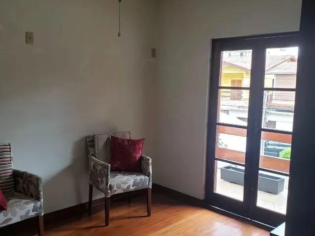 Casa com 10m² 4 quartos e 2 banheiros, à venda, no bairro Jardim Esplanada em São José Dos Campos