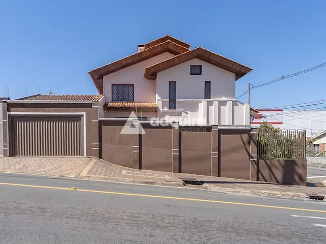 Casa 4 quartos e 4 banheiros, à venda, no bairro Uvaranas em Ponta Grossa