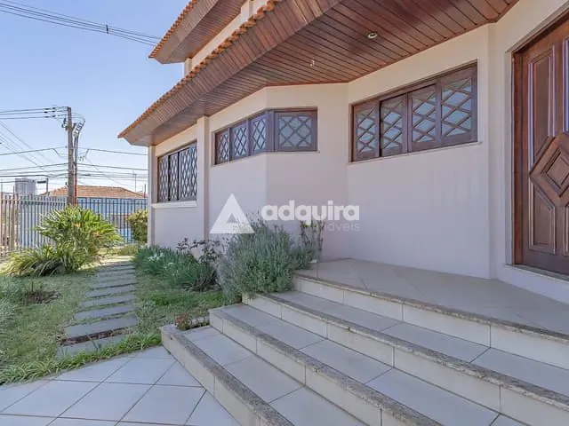 Casa 4 quartos e 4 banheiros, à venda, no bairro Uvaranas em Ponta Grossa