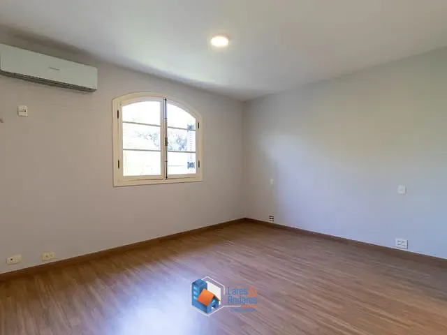 Casa com 260m² 4 quartos e 5 banheiros, à venda, no bairro Jardim Morumbi em São Paulo