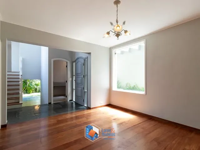 Casa com 260m² 4 quartos e 5 banheiros, à venda, no bairro Jardim Morumbi em São Paulo
