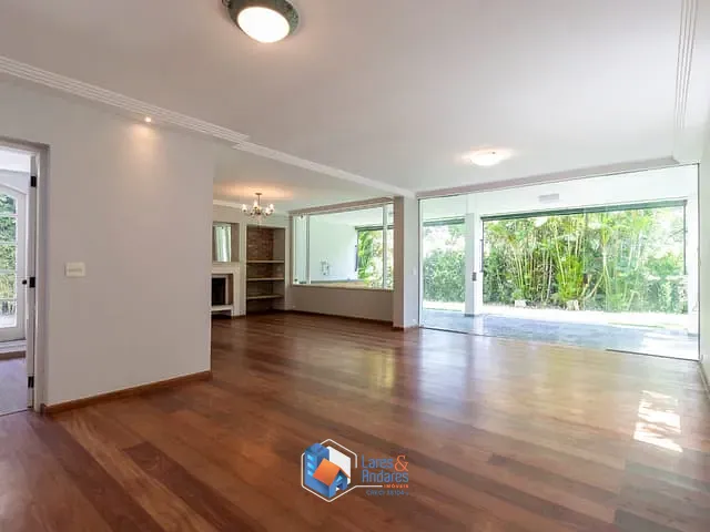 Casa com 260m² 4 quartos e 5 banheiros, à venda, no bairro Jardim Morumbi em São Paulo