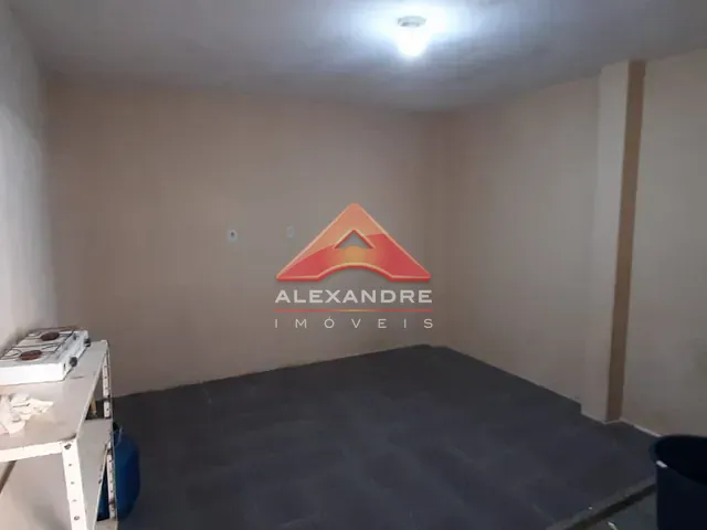 Casa com 250m² 3 quartos e 2 banheiros, à venda, no bairro Jardim Ismênia em São José dos Campos