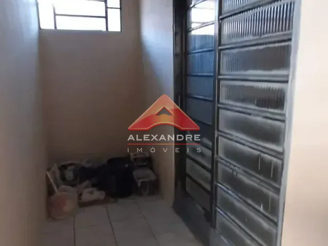Casa com 250m² 3 quartos e 2 banheiros, à venda, no bairro Jardim Ismênia em São José dos Campos