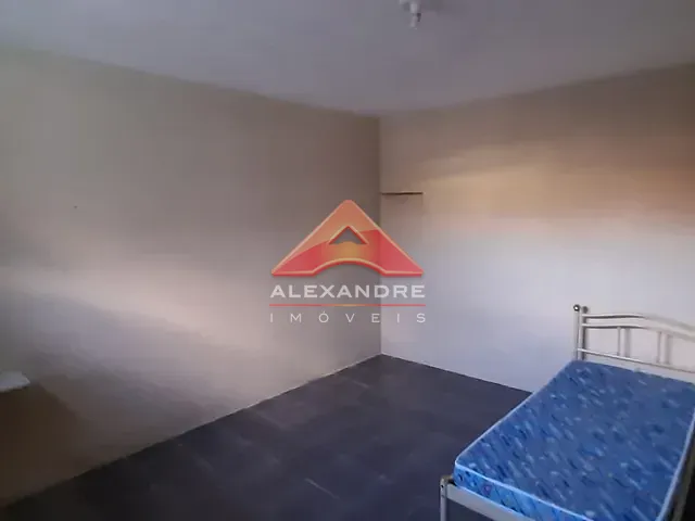 Casa com 250m² 3 quartos e 2 banheiros, à venda, no bairro Jardim Ismênia em São José dos Campos