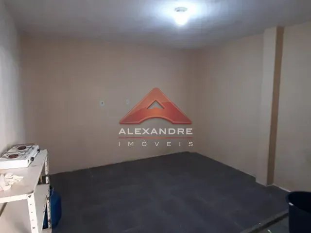 Casa com 250m² 3 quartos e 2 banheiros, à venda, no bairro Jardim Ismênia em São José dos Campos