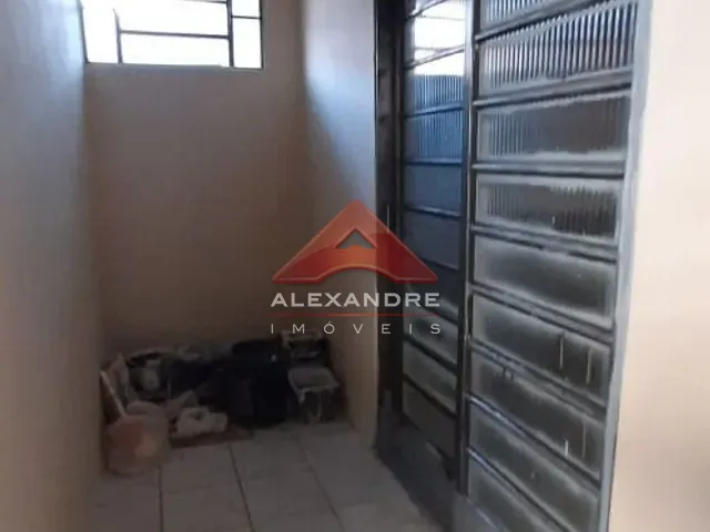 Casa com 250m² 3 quartos e 2 banheiros, à venda, no bairro Jardim Ismênia em São José dos Campos