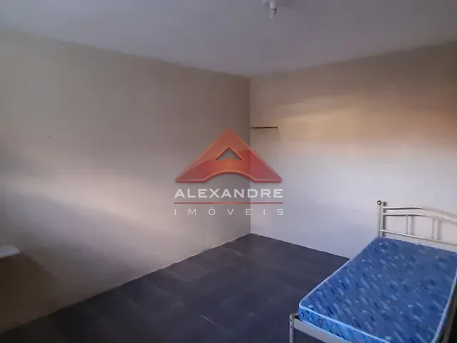Casa com 250m² 3 quartos e 2 banheiros, à venda, no bairro Jardim Ismênia em São José dos Campos