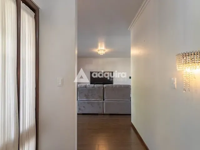 Casa com 1500m², à venda, no bairro Jardim Carvalho em Ponta Grossa