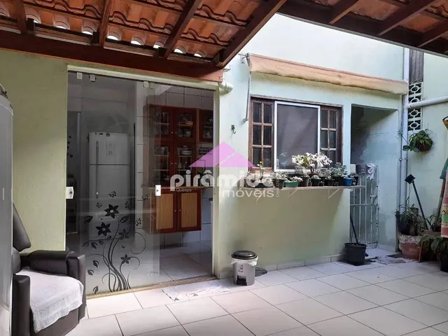 Casa com 10m² 4 quartos e 3 banheiros, à venda, no bairro Perequê Açu em Ubatuba