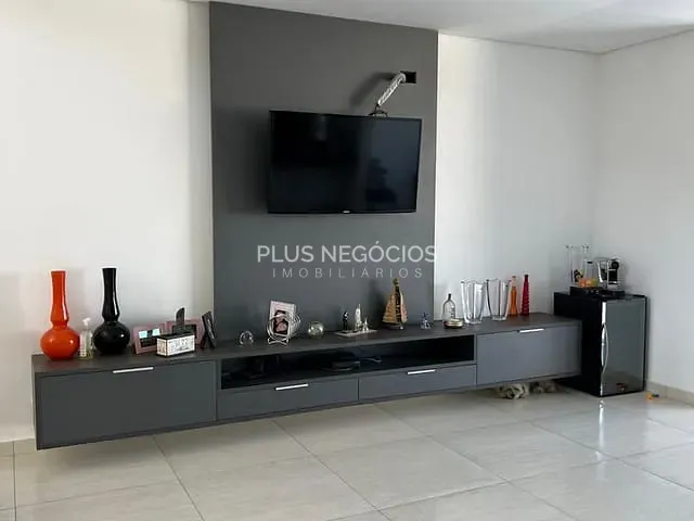 Casa com 300m² 4 quartos e 6 banheiros, à venda, no bairro Colinas de Indaiatuba em Indaiatuba