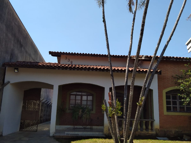 Casa com 860m² 3 quartos e 2 banheiros, à venda, no bairro Santana em Pindamonhangaba