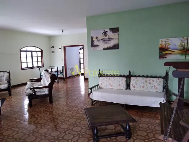 Casa com 860m² 3 quartos e 2 banheiros, à venda, no bairro Santana em Pindamonhangaba