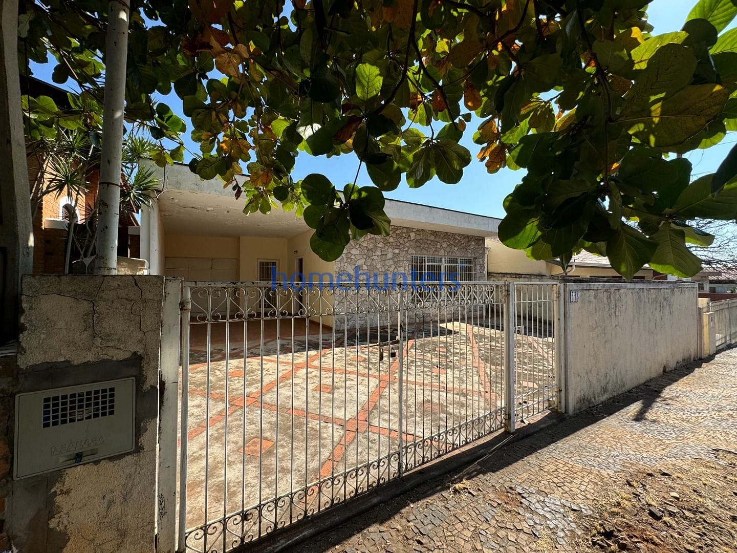 Casa à venda e aluguel com 3 quartos, 268m² - Foto 1
