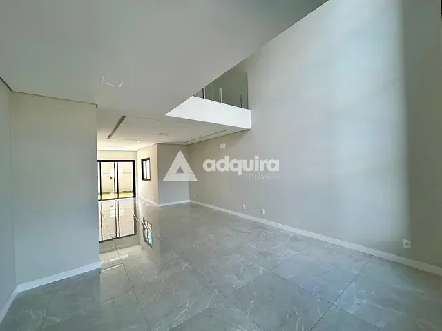 Casa com 200m² 3 quartos e 4 banheiros, à venda, no bairro Cará-cará em Ponta Grossa