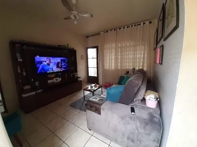 Casa 2 quartos e 1 banheiro, à venda, no bairro Jardim Gurilândia em Taubaté