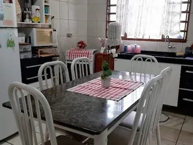 Casa 2 quartos e 1 banheiro, à venda, no bairro Jardim Gurilândia em Taubaté