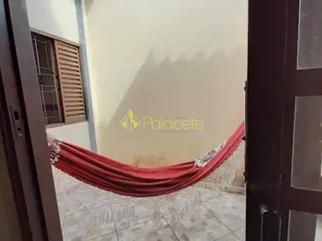 Casa 2 quartos e 1 banheiro, à venda, no bairro Jardim Gurilândia em Taubaté