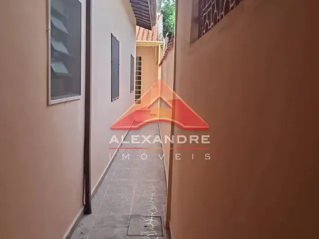 Casa com 48m² 2 quartos e 1 banheiro, para alugar, no bairro Jardim Ismênia em São José Dos Campos