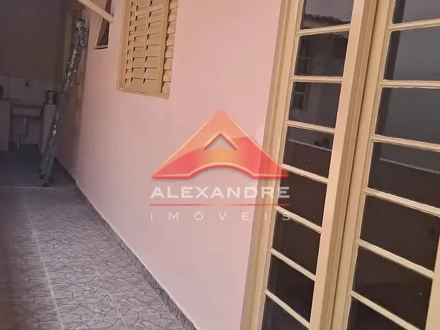 Casa com 48m² 2 quartos e 1 banheiro, para alugar, no bairro Jardim Ismênia em São José Dos Campos