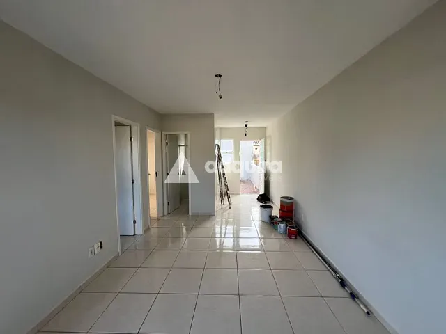 Casa 2 quartos e 1 banheiro, à venda, no bairro Oficinas em Ponta Grossa