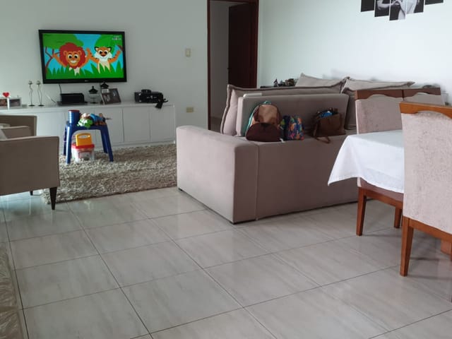 Casa com 271m² 3 quartos e 3 banheiros, à venda, no bairro Condomínio Village do Sol em Pindamonhangaba