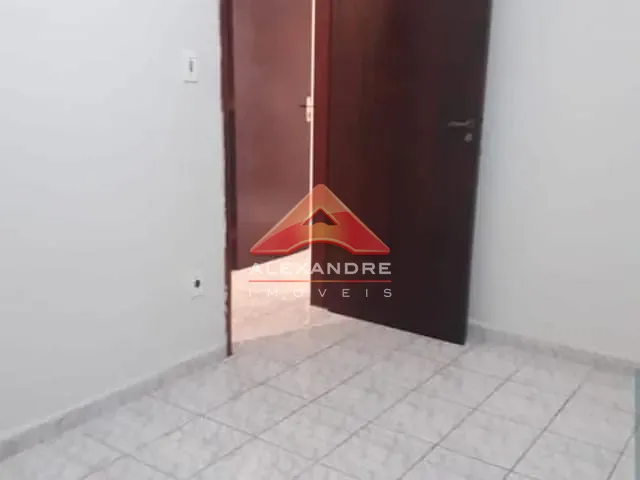 Casa com 125m² 3 quartos e 1 banheiro, à venda, no bairro Jardim Maria Cândida em Caçapava