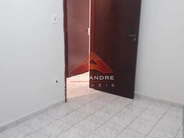 Casa com 125m² 3 quartos e 1 banheiro, à venda, no bairro Jardim Maria Cândida em Caçapava