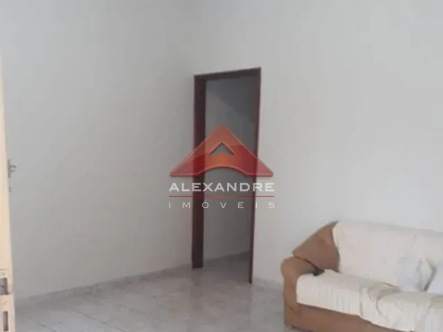 Casa com 125m² 3 quartos e 1 banheiro, à venda, no bairro Jardim Maria Cândida em Caçapava