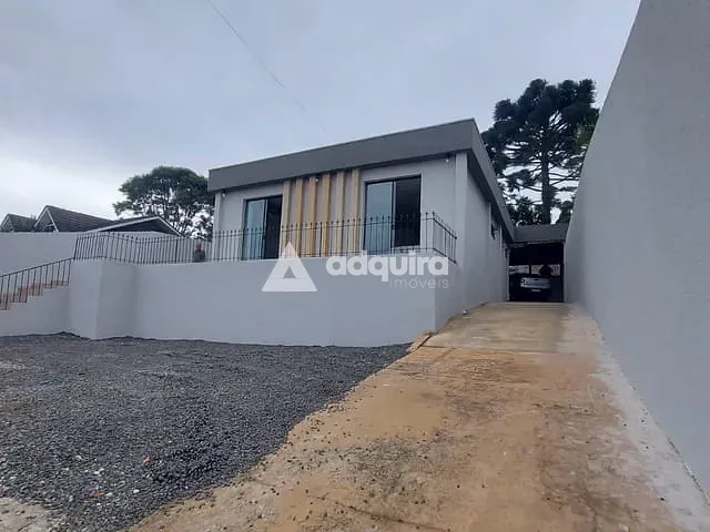 Casa com 672m² 3 quartos e 3 banheiros, à venda, no bairro Uvaranas em Ponta Grossa