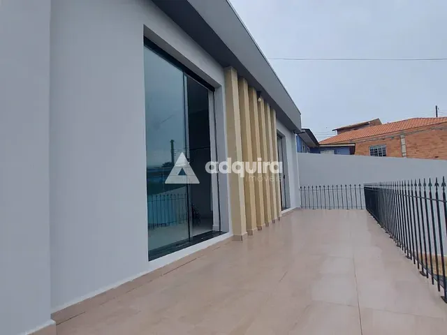 Casa com 672m² 3 quartos e 3 banheiros, à venda, no bairro Uvaranas em Ponta Grossa