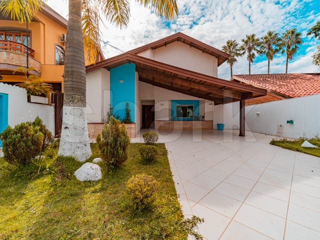 Casa com 400m² 3 quartos e 6 banheiros, à venda, no bairro Alphaville em Santana de Parnaíba