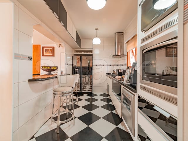 Casa com 400m² 3 quartos e 6 banheiros, à venda, no bairro Alphaville em Santana de Parnaíba