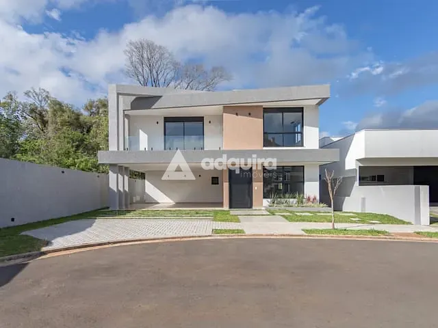 Casa com 307m² 3 quartos e 4 banheiros, à venda, no bairro Colônia Dona Luíza em Ponta Grossa