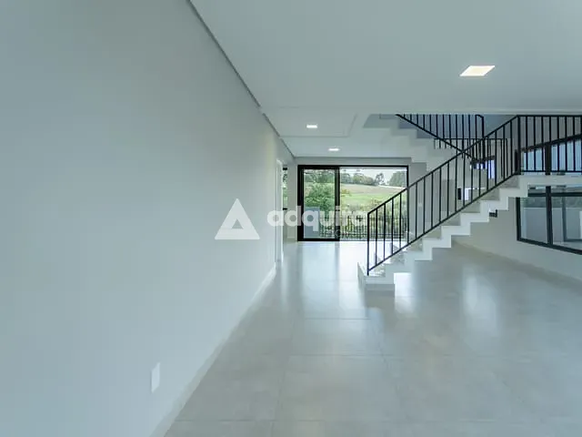 Casa com 307m² 3 quartos e 4 banheiros, à venda, no bairro Colônia Dona Luíza em Ponta Grossa