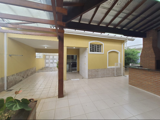 Casa com 393m² 4 quartos e 3 banheiros, à venda, no bairro Jardim Santa Clara em Taubaté