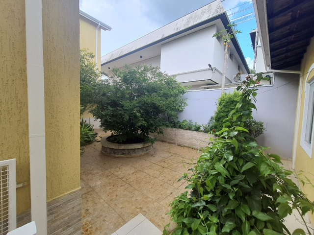 Casa com 393m² 4 quartos e 3 banheiros, à venda, no bairro Jardim Santa Clara em Taubaté
