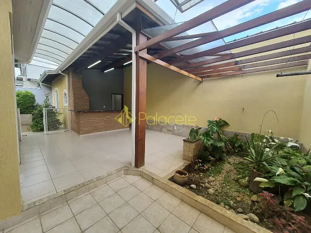 Casa com 393m² 4 quartos e 3 banheiros, à venda, no bairro Jardim Santa Clara em Taubaté