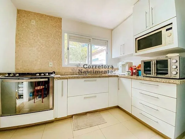 Casa com 242m² 4 quartos e 2 banheiros, à venda, no bairro Jardim Santa Maria em Jacareí