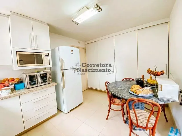 Casa com 242m² 4 quartos e 2 banheiros, à venda, no bairro Jardim Santa Maria em Jacareí