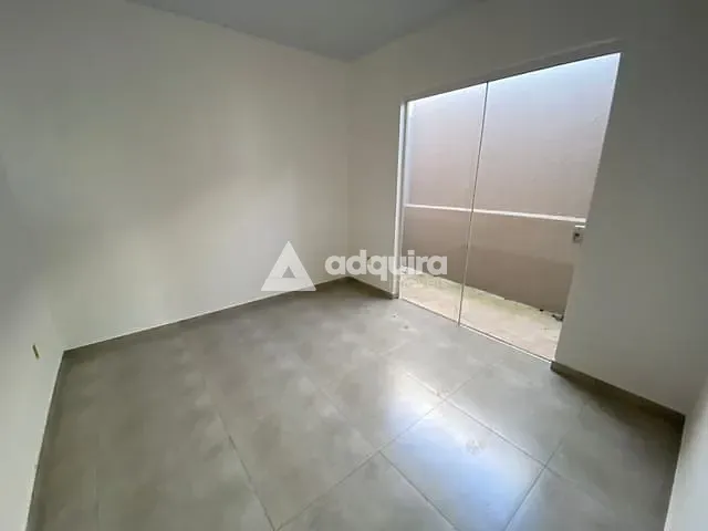 Casa com 57m² 2 quartos e 1 banheiro, à venda ou para alugar, no bairro Uvaranas em Ponta Grossa