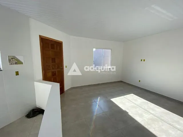 Casa com 57m² 2 quartos e 1 banheiro, à venda ou para alugar, no bairro Uvaranas em Ponta Grossa