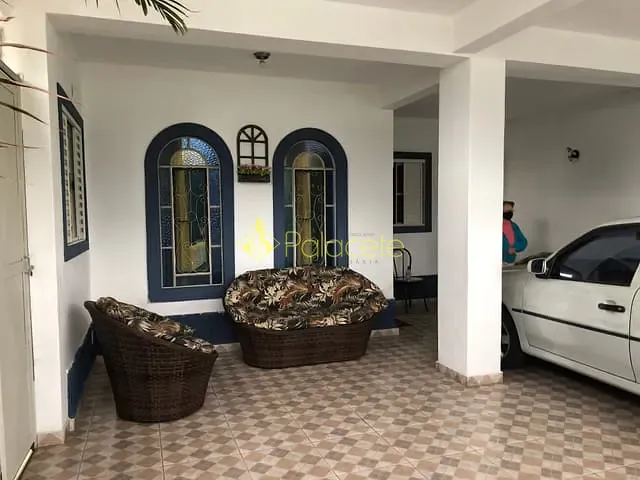 Casa com 400m² 3 quartos e 2 banheiros, à venda, no bairro Loteamento Eduardo da Silva Neto em Pindamonhangaba