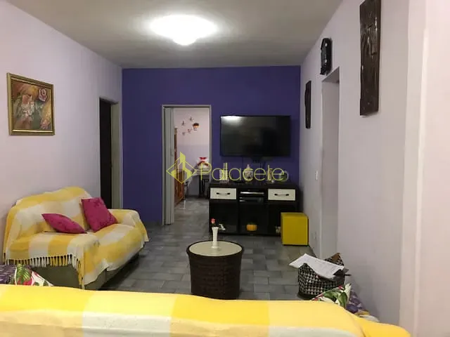 Casa com 400m² 3 quartos e 2 banheiros, à venda, no bairro Loteamento Eduardo da Silva Neto em Pindamonhangaba