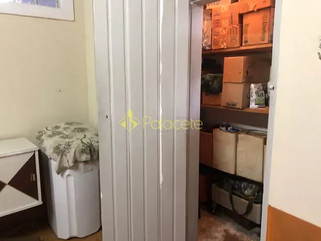 Casa com 400m² 3 quartos e 2 banheiros, à venda, no bairro Loteamento Eduardo da Silva Neto em Pindamonhangaba