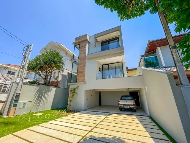 Casa com 250m² 3 quartos e 4 banheiros, à venda, no bairro Urbanova em São José dos Campos